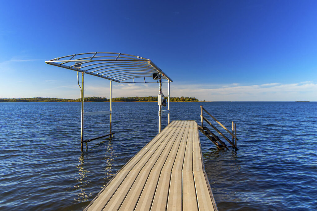 Northern Waters Lodge - Dock Area - p06